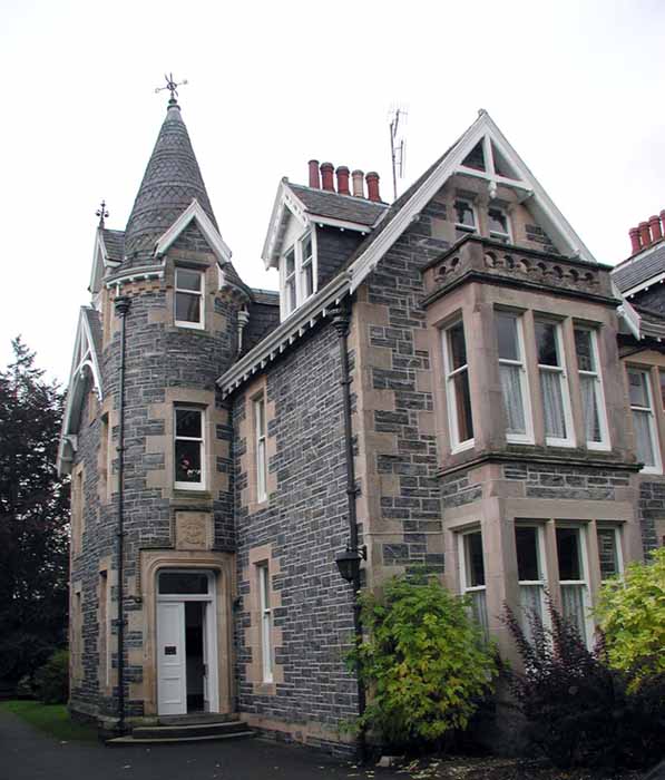 Gordon Hall Entrance