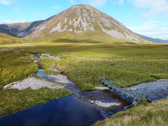 The Dubh Bhrodainn downstream of Loch Bhrodhainn. The picture shows the Allt Bhrodhainn confluence where the recent spate had dumped a load of gravel in the larger river. 